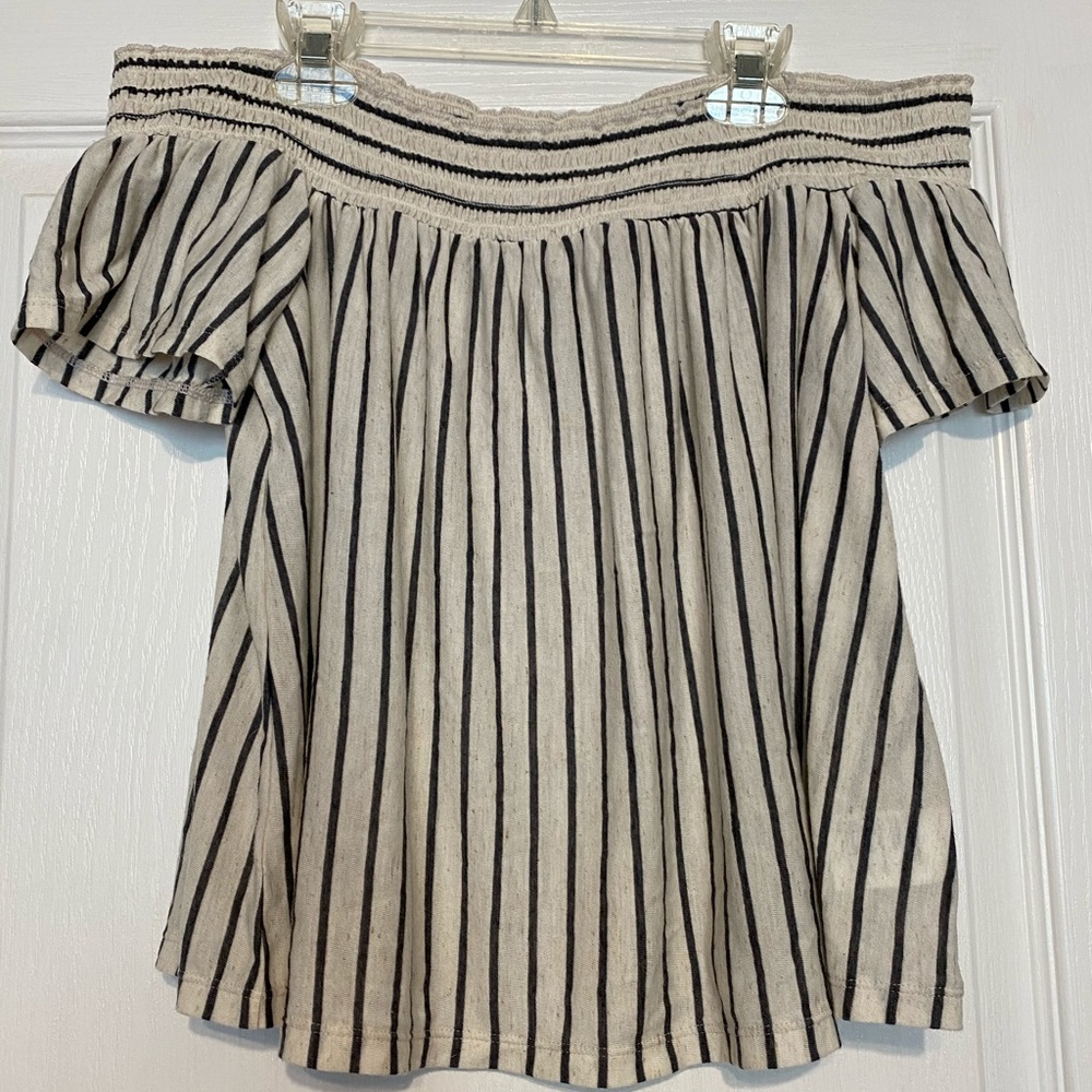 AE Off Shoulder Top